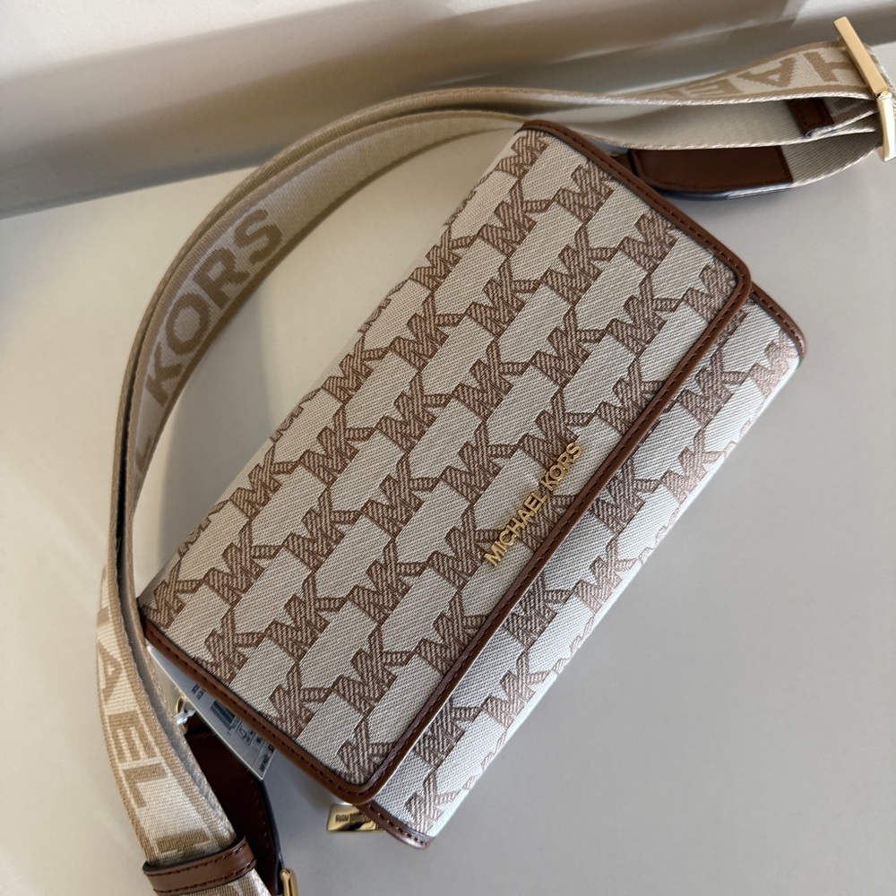 Michael Kors jet set wallet - Picture 9 of 12